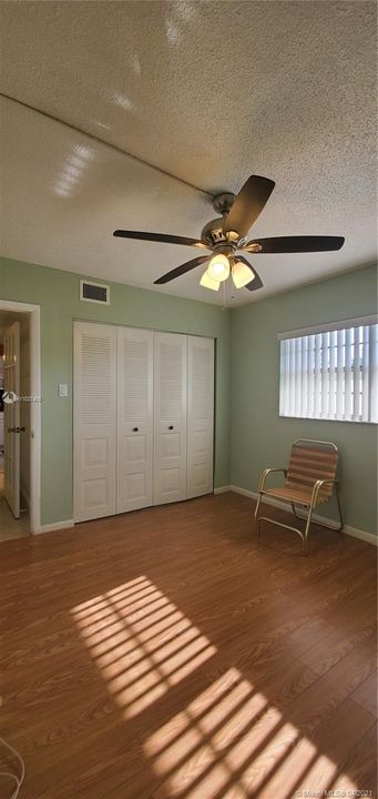 Recently Sold: $76,000 (2 beds, 2 baths, 990 Square Feet)