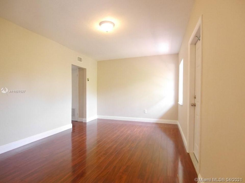 Recently Rented: $1,100 (1 beds, 1 baths, 476 Square Feet)