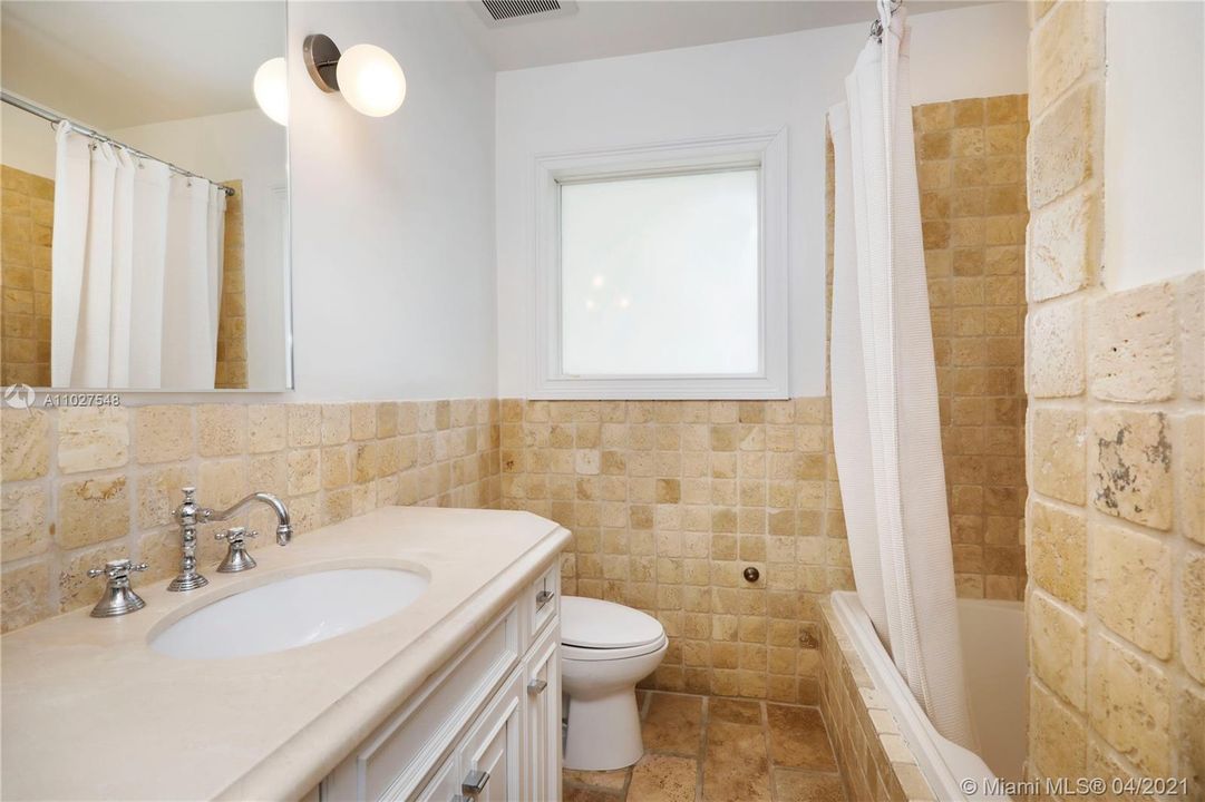 Недавно арендовано: $7,000 (4 спален, 3 ванн, 2841 Квадратных фут)