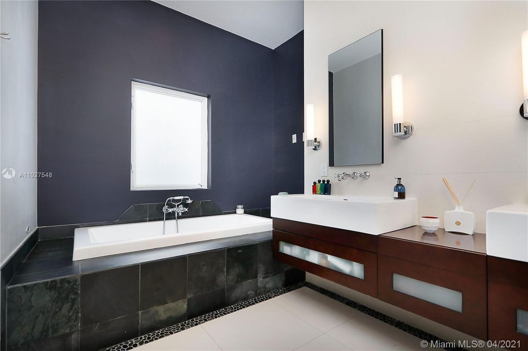 Недавно арендовано: $7,000 (4 спален, 3 ванн, 2841 Квадратных фут)