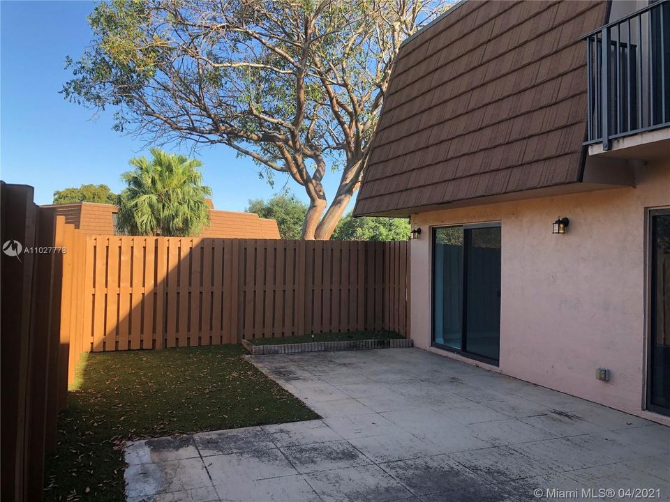 Recently Rented: $2,200 (3 beds, 2 baths, 1488 Square Feet)