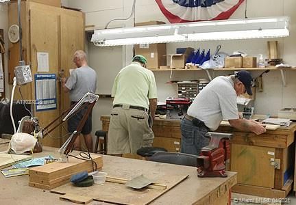 Woodworking Room at Wynmoor (Courtesy of Wynmoor)