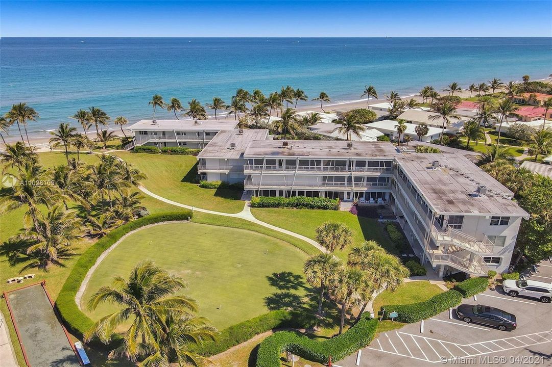 最近售出: $399,000 (2 贝兹, 2 浴室, 850 平方英尺)