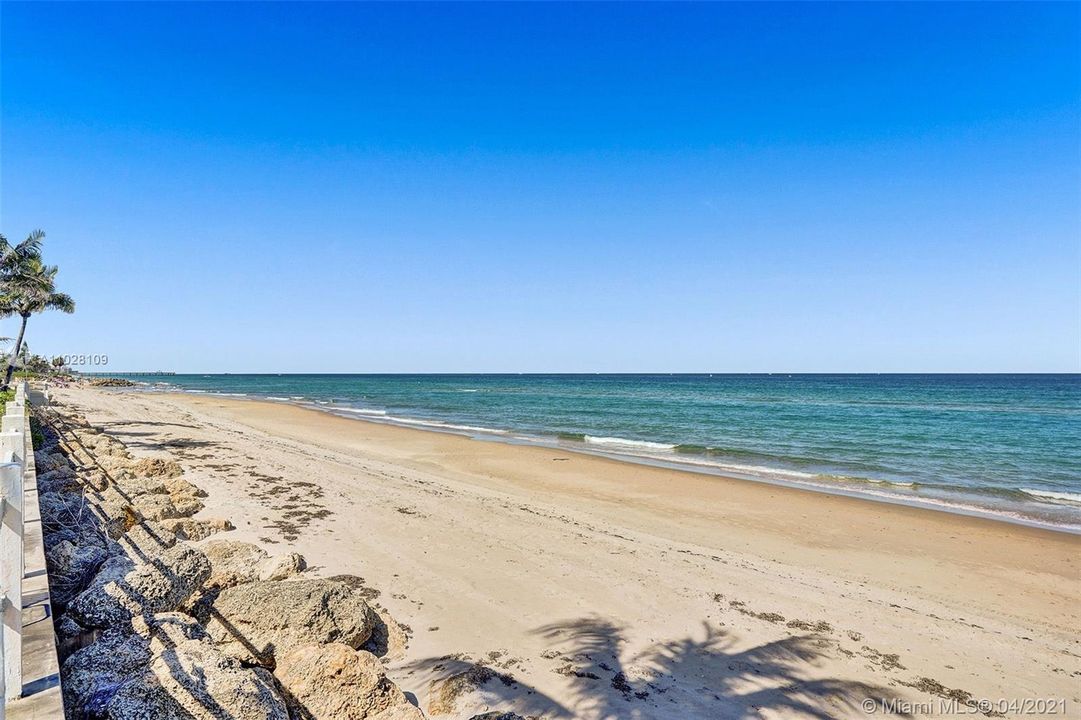 最近售出: $399,000 (2 贝兹, 2 浴室, 850 平方英尺)