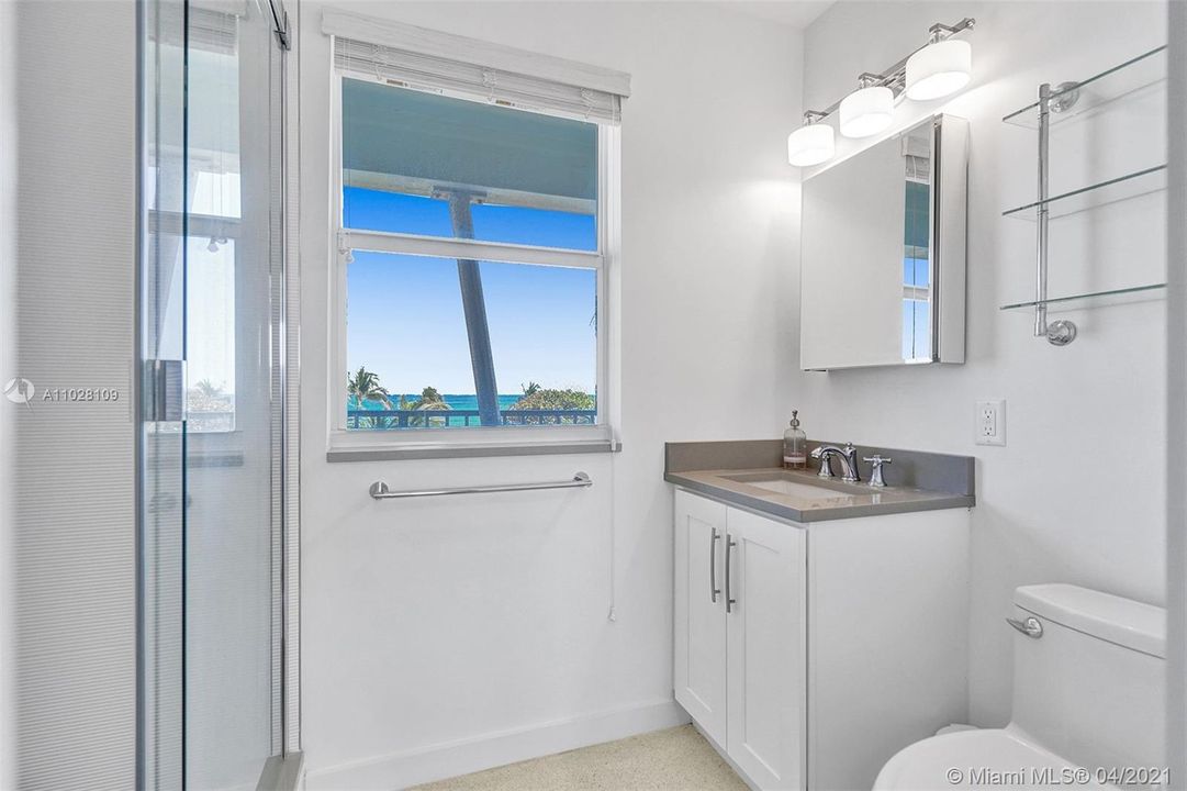 最近售出: $399,000 (2 贝兹, 2 浴室, 850 平方英尺)