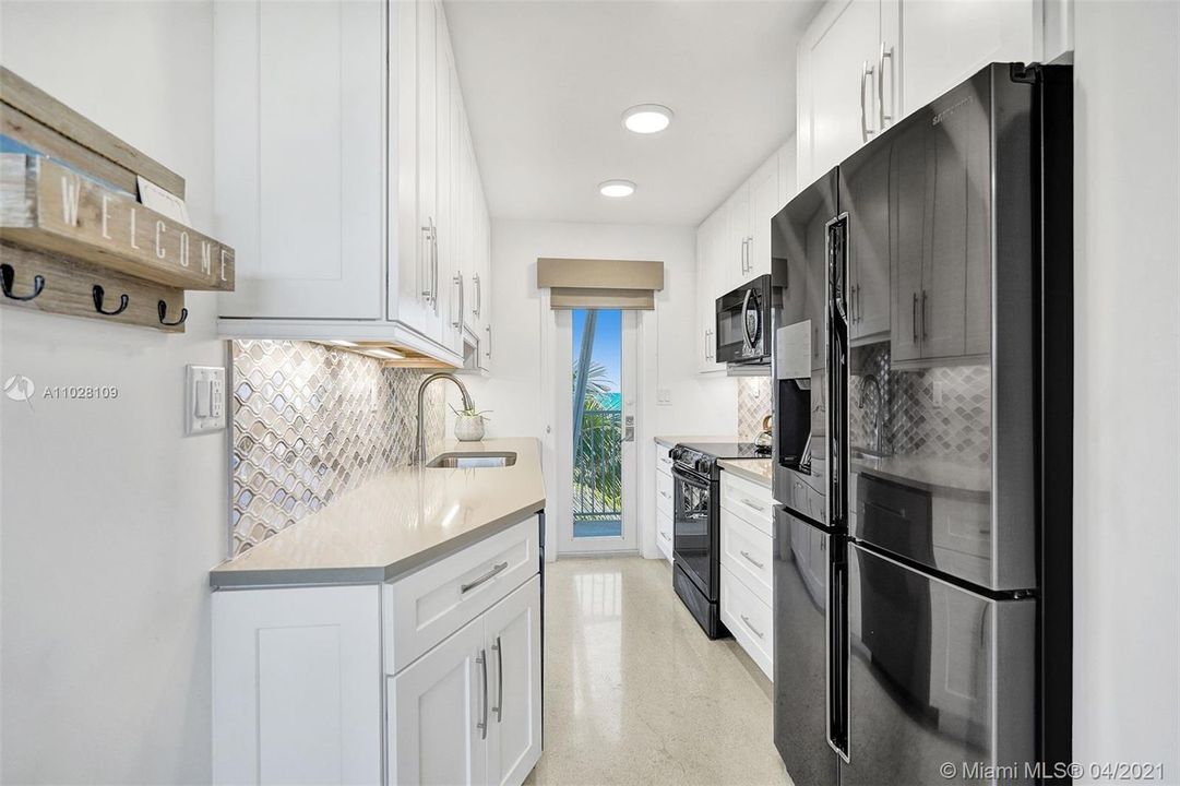 最近售出: $399,000 (2 贝兹, 2 浴室, 850 平方英尺)