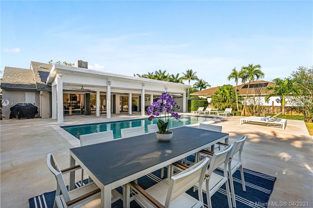 Recently Sold: $1,295,000 (5 beds, 3 baths, 2949 Square Feet)