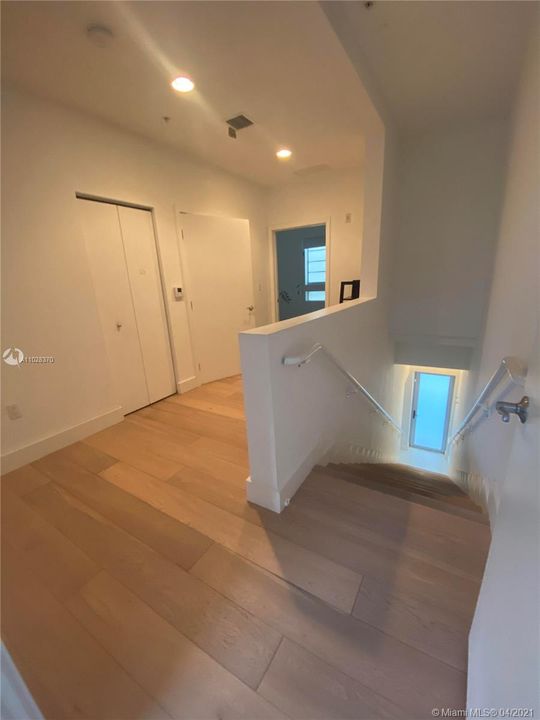 Recently Rented: $3,150 (2 beds, 1 baths, 1375 Square Feet)
