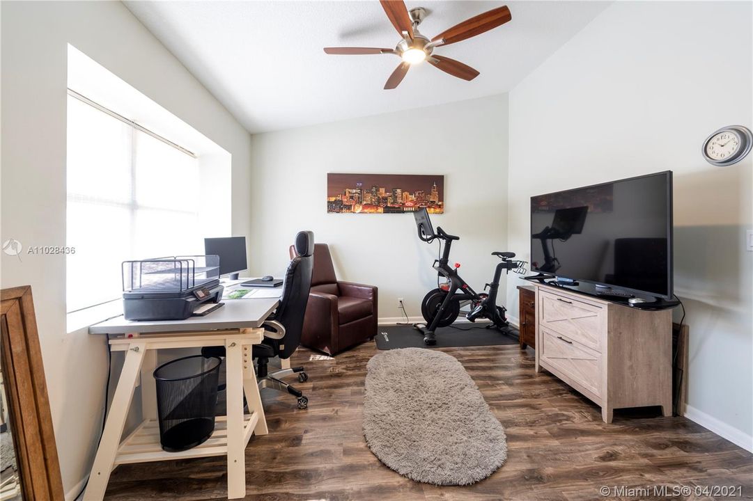 Recently Sold: $255,000 (2 beds, 2 baths, 1332 Square Feet)