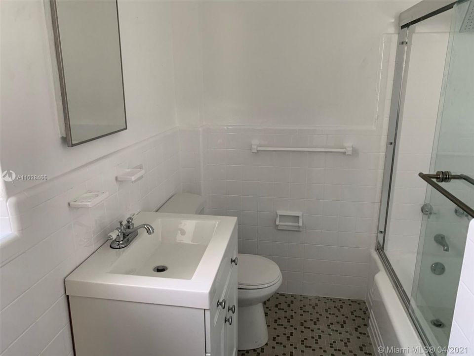 最近租的: $3,600 (2 贝兹, 2 浴室, 1387 平方英尺)