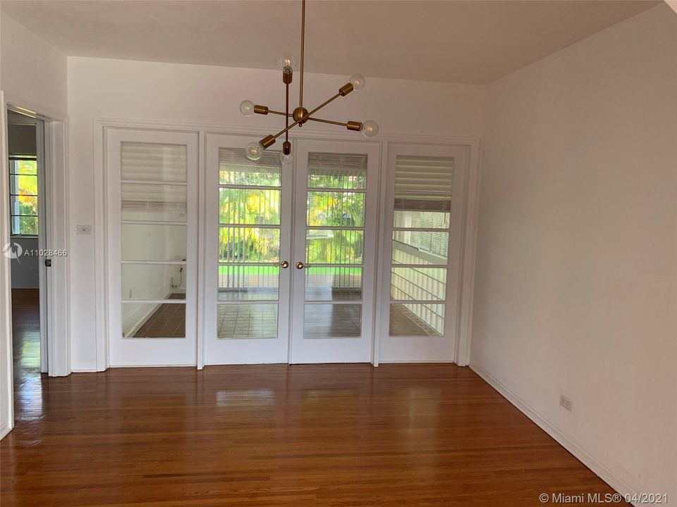 Recently Rented: $3,600 (2 beds, 2 baths, 1387 Square Feet)