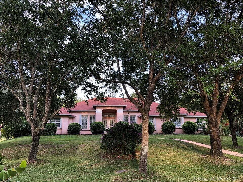 Recently Sold: $765,000 (3 beds, 2 baths, 2618 Square Feet)