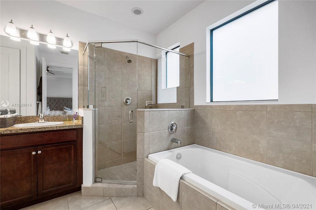 Недавно арендовано: $3,000 (3 спален, 2 ванн, 1739 Квадратных фут)
