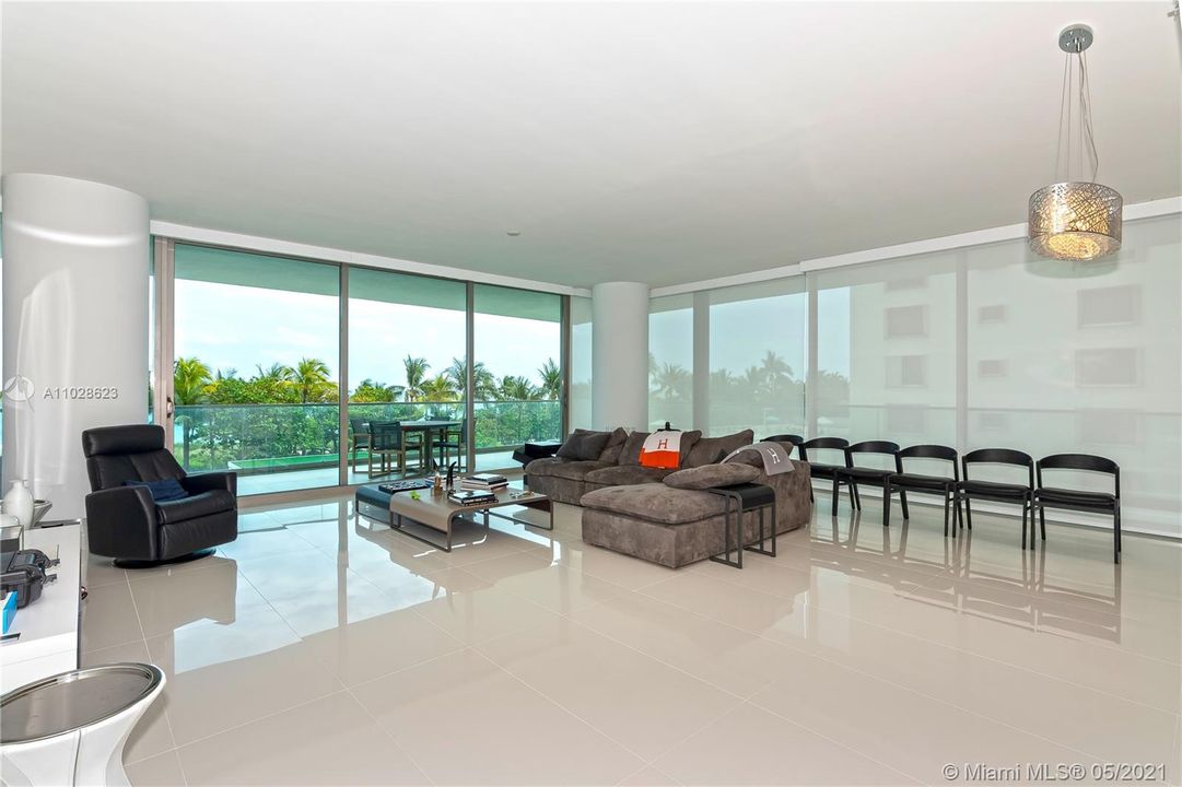 Recently Sold: $3,999,000 (2 beds, 2 baths, 2148 Square Feet)