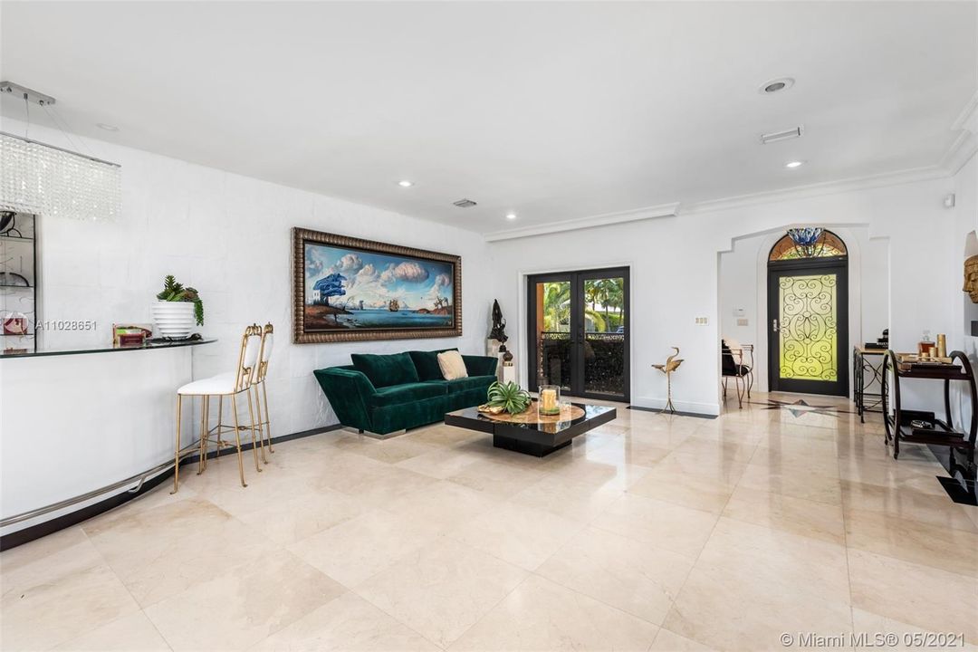 Recently Sold: $1,399,000 (3 beds, 2 baths, 2647 Square Feet)