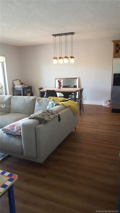 Recently Rented: $1,500 (1 beds, 1 baths, 744 Square Feet)