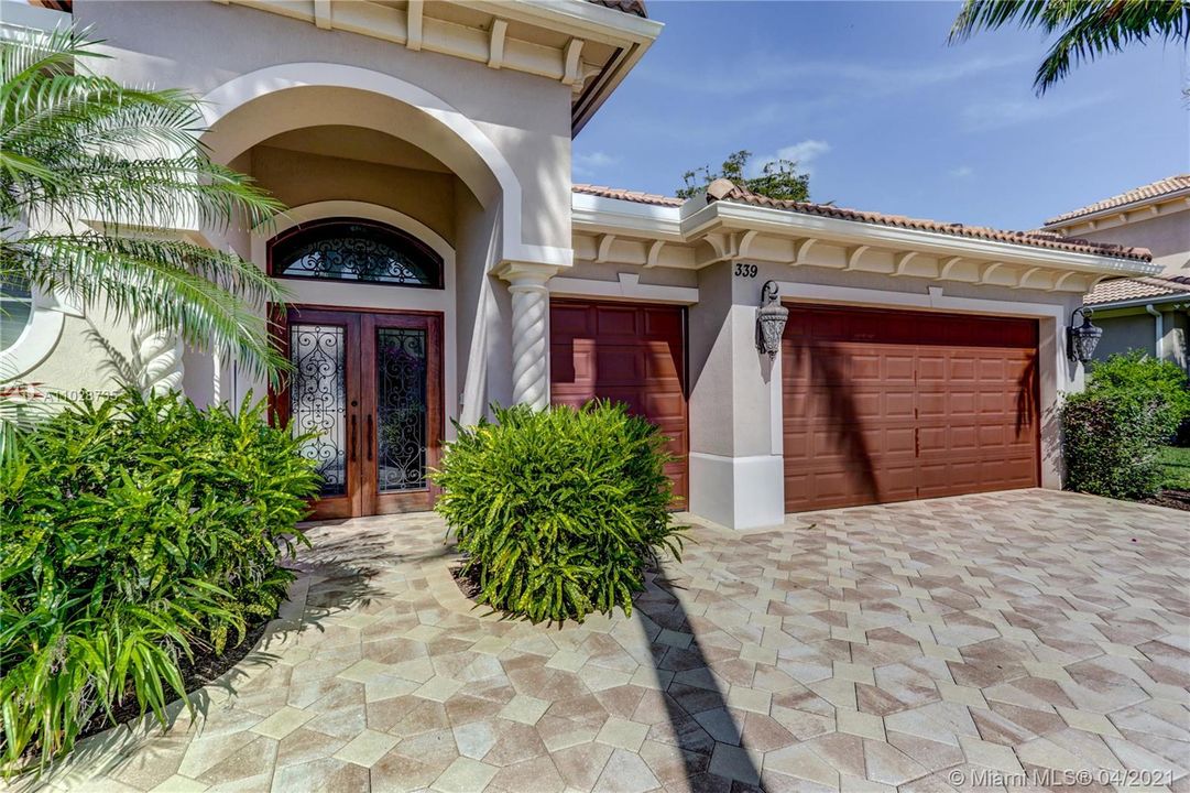 Recently Sold: $1,595,000 (5 beds, 5 baths, 3600 Square Feet)