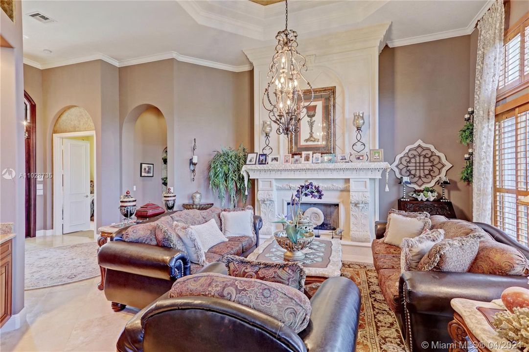 Recently Sold: $1,595,000 (5 beds, 5 baths, 3600 Square Feet)