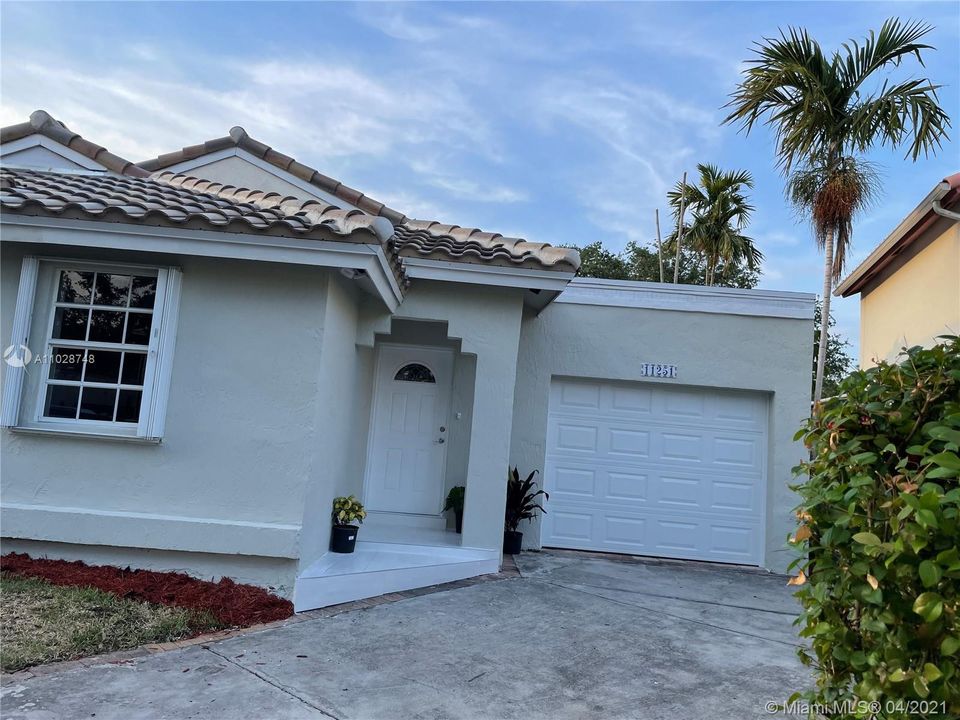 Recently Sold: $398,500 (4 beds, 3 baths, 1683 Square Feet)