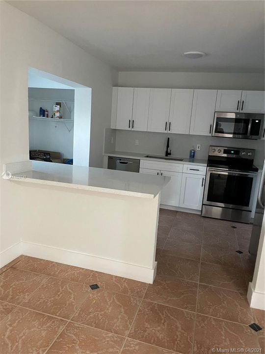 Recently Sold: $398,500 (4 beds, 3 baths, 1683 Square Feet)
