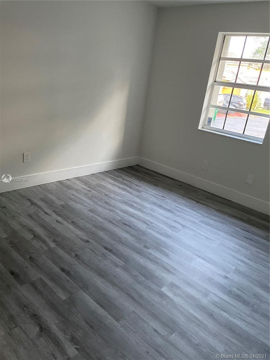 Recently Sold: $398,500 (4 beds, 3 baths, 1683 Square Feet)