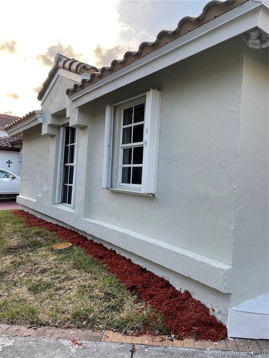 Recently Sold: $398,500 (4 beds, 3 baths, 1683 Square Feet)