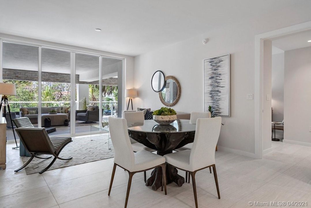 Recently Sold: $1,299,000 (2 beds, 3 baths, 1800 Square Feet)