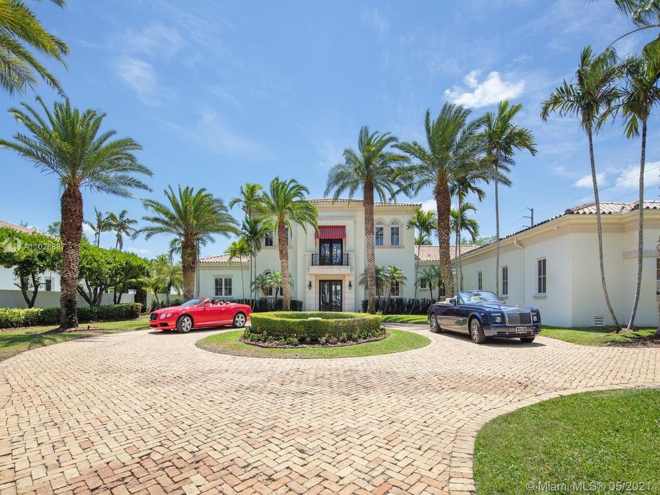 Recently Sold: $4,900,000 (7 beds, 8 baths, 6503 Square Feet)