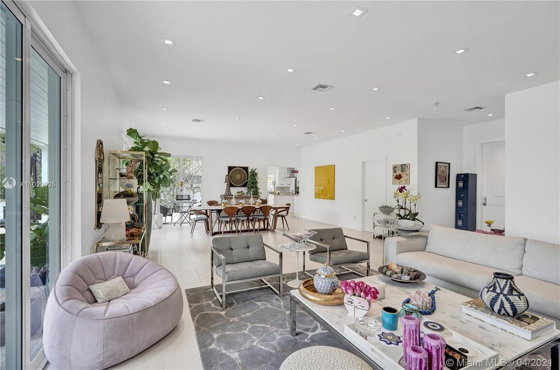 Recently Sold: $7,200,000 (3 beds, 3 baths, 3107 Square Feet)