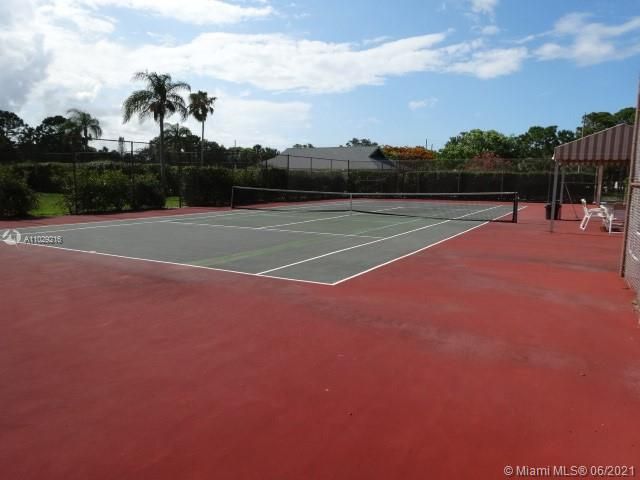 Vendido Recientemente: $239,000 (2 camas, 2 baños, 1354 Pies cuadrados)