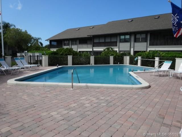 Vendido Recientemente: $239,000 (2 camas, 2 baños, 1354 Pies cuadrados)