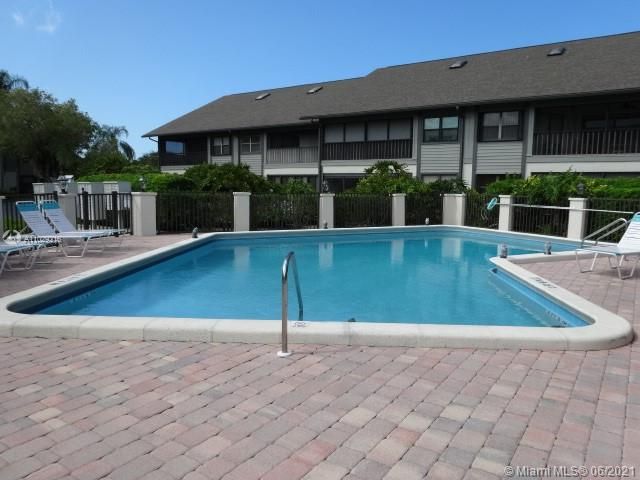 Vendido Recientemente: $239,000 (2 camas, 2 baños, 1354 Pies cuadrados)