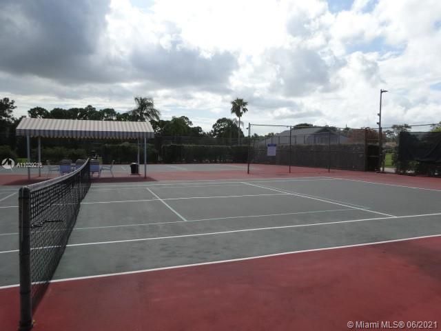 Vendido Recientemente: $239,000 (2 camas, 2 baños, 1354 Pies cuadrados)