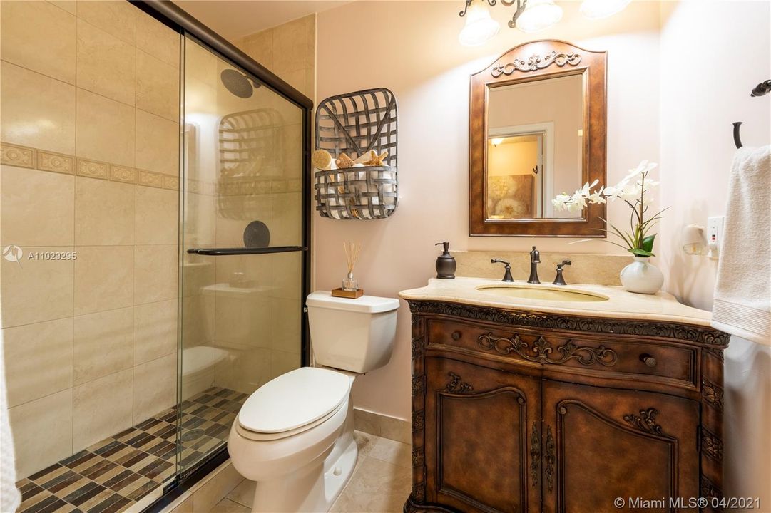 最近售出: $399,900 (3 贝兹, 2 浴室, 1410 平方英尺)