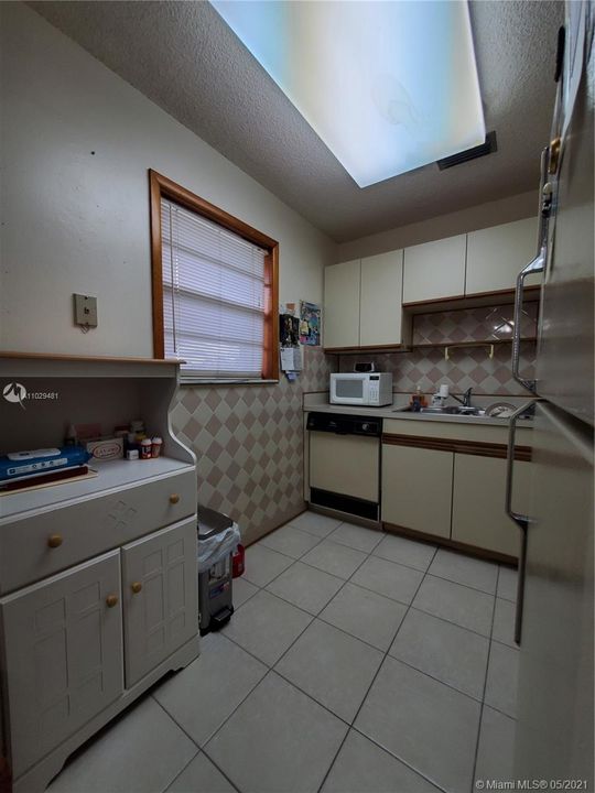 Recently Sold: $84,990 (1 beds, 1 baths, 800 Square Feet)