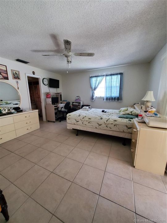 Recently Sold: $84,990 (1 beds, 1 baths, 800 Square Feet)