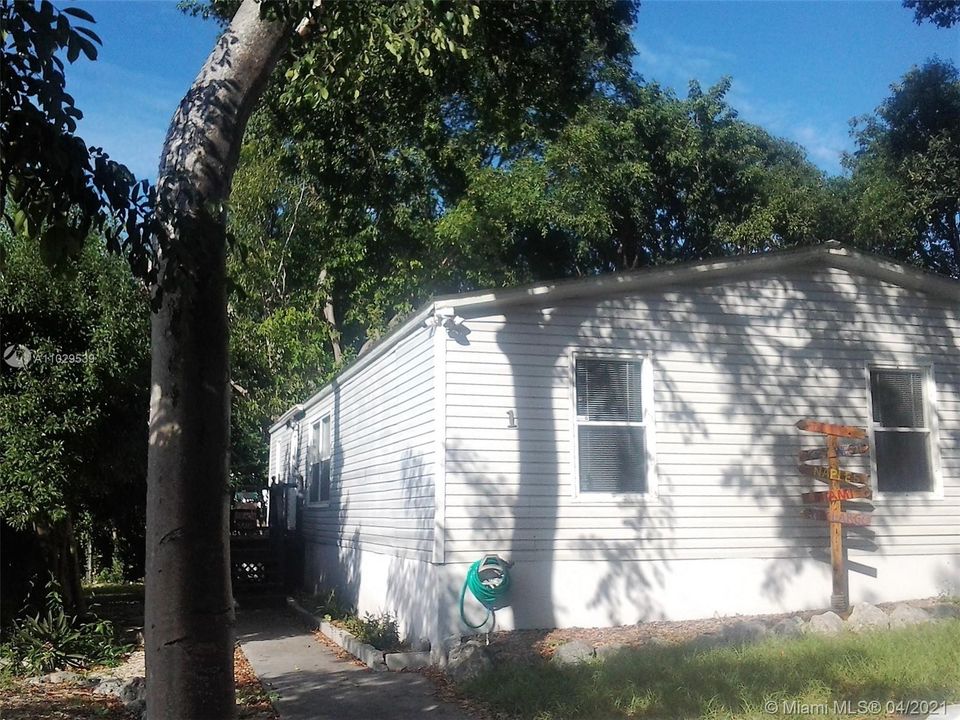 Recently Rented: $2,500 (3 beds, 2 baths, 1456 Square Feet)