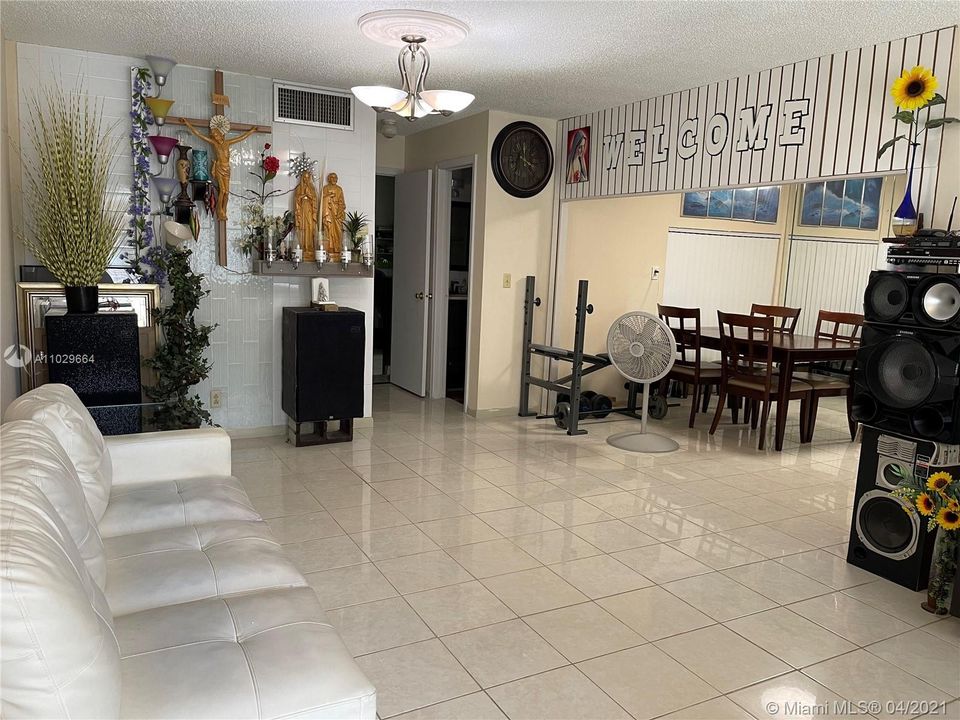 Recently Sold: $99,800 (1 beds, 1 baths, 792 Square Feet)