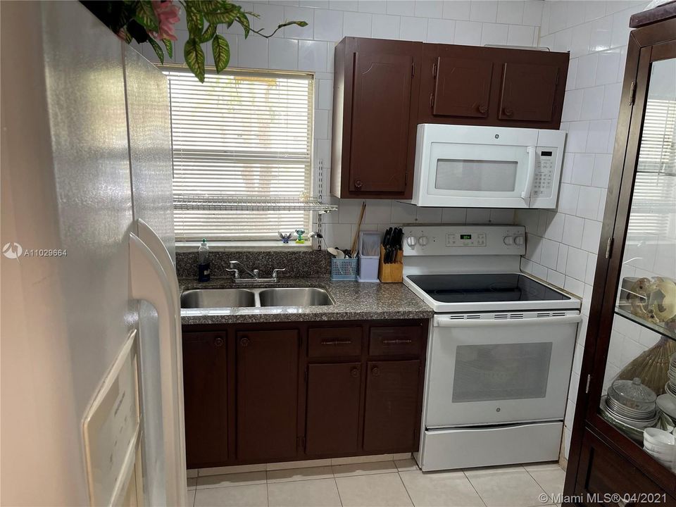 Recently Sold: $99,800 (1 beds, 1 baths, 792 Square Feet)