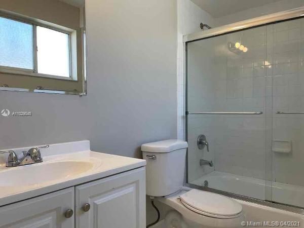 Recently Rented: $2,235 (3 beds, 2 baths, 1349 Square Feet)