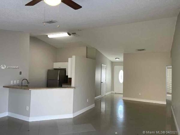 Recently Rented: $2,235 (3 beds, 2 baths, 1349 Square Feet)