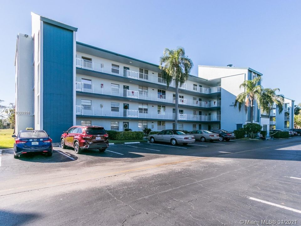 Recently Rented: $1,350 (2 beds, 2 baths, 1000 Square Feet)