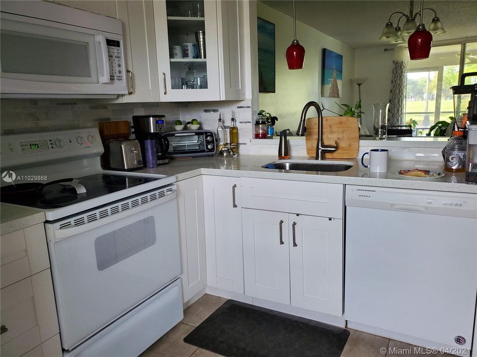 Recently Rented: $1,350 (2 beds, 2 baths, 1000 Square Feet)