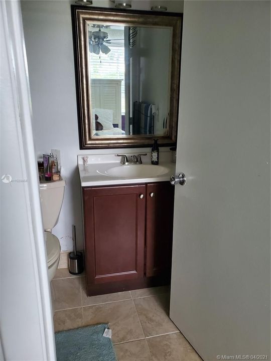 Recently Rented: $1,350 (2 beds, 2 baths, 1000 Square Feet)