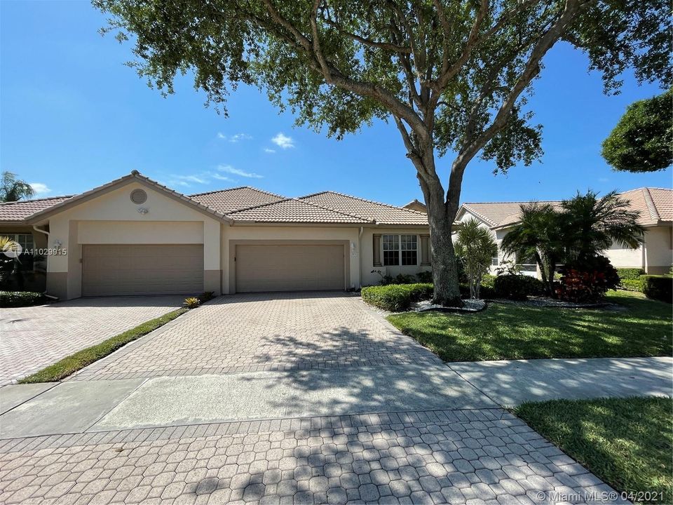 最近售出: $140,000 (3 贝兹, 2 浴室, 2095 平方英尺)