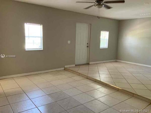 Recently Rented: $1,995 (3 beds, 2 baths, 1875 Square Feet)