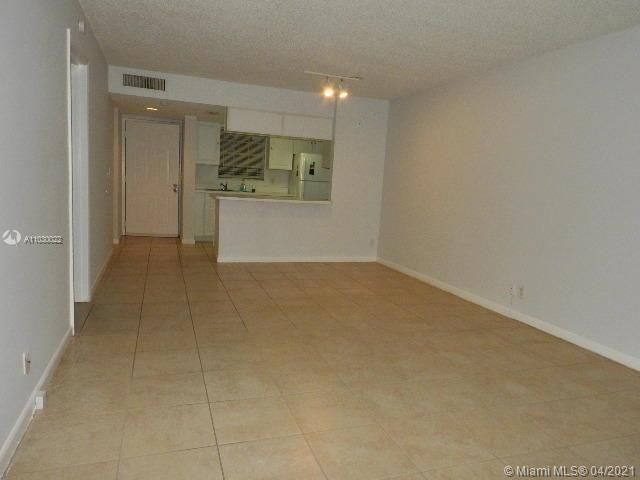 Recently Rented: $1,450 (1 beds, 1 baths, 700 Square Feet)