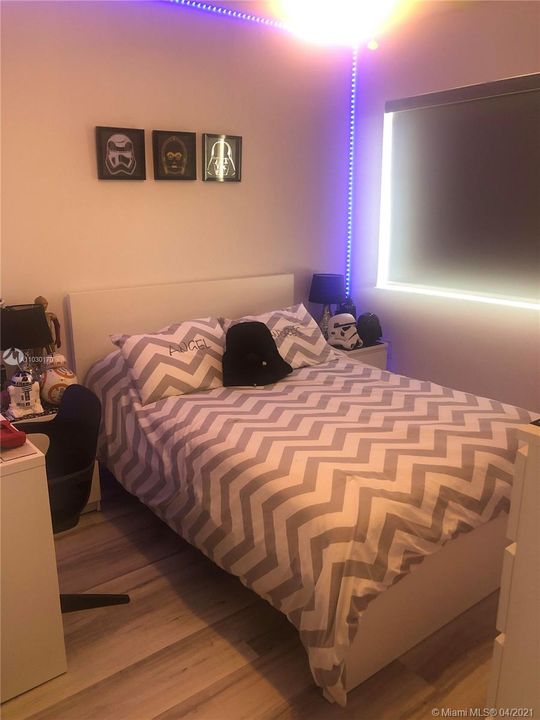 最近租的: $2,250 (2 贝兹, 2 浴室, 1123 平方英尺)