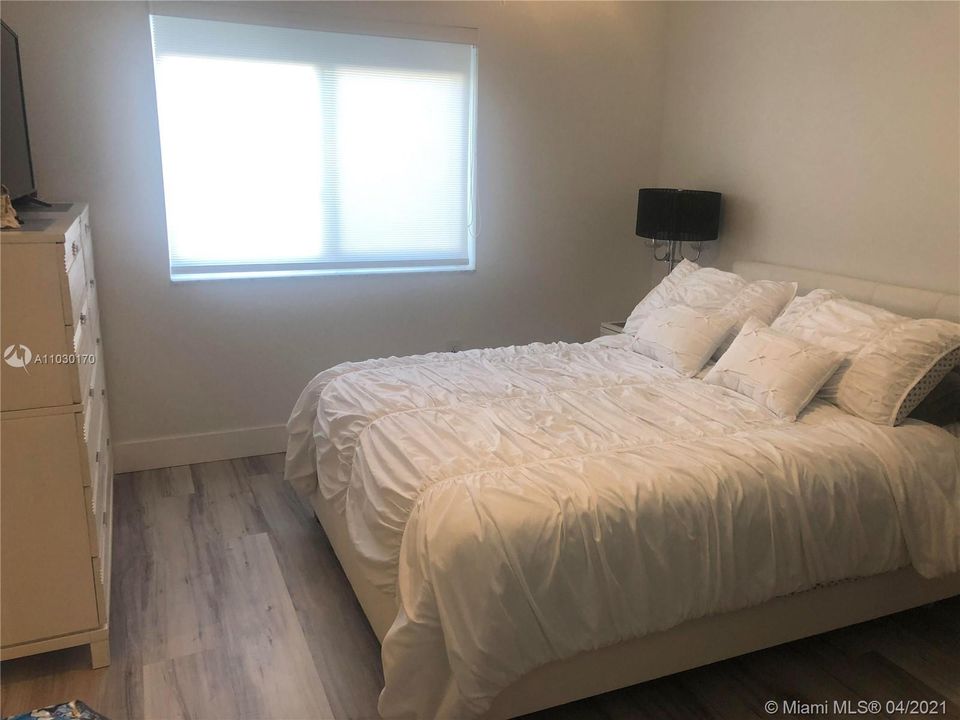 最近租的: $2,250 (2 贝兹, 2 浴室, 1123 平方英尺)