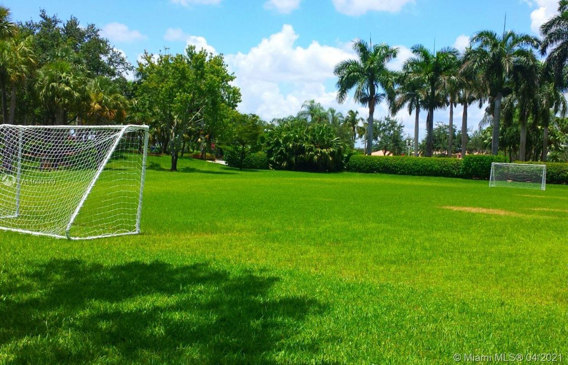 最近租的: $2,250 (2 贝兹, 2 浴室, 1123 平方英尺)